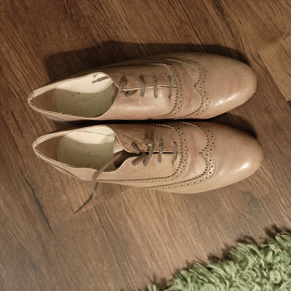 Tan Oxfords with Classic Brogue Design